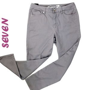SEVEN7 JEANS SIZE 28.  💟